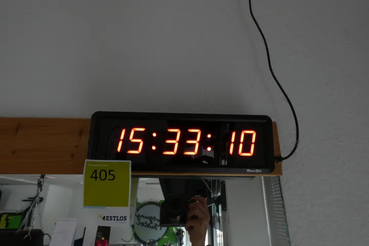SeeSii Digitaluhr, LED, schwarz